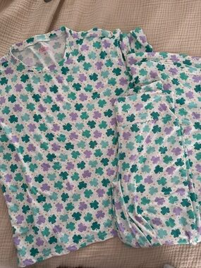 Women’s Floral Clover Print Pajama Set - White, Teal & Lavender